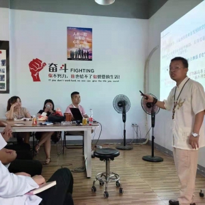 在江西赣州为世华地产讲解如何为客户选择更好的楼盘