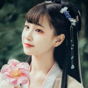 双下巴的人有晚福？走路姿势这样的人大富大贵！