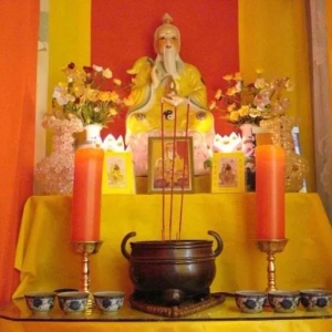 家中供神却不能顺心随愿，所谓请神容易送神难，切记三思！